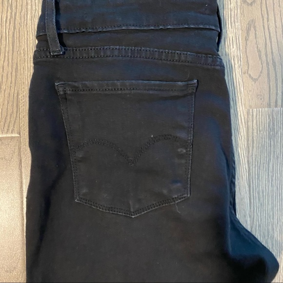 BRAND NEW Levi’s Jeans - Picture 2 of 3